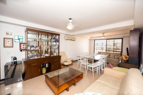 Imóvel na Avenida Genaro de Carvalho, Recreio dos Bandeirantes, Rio de Janeiro - RJ - ID-22547