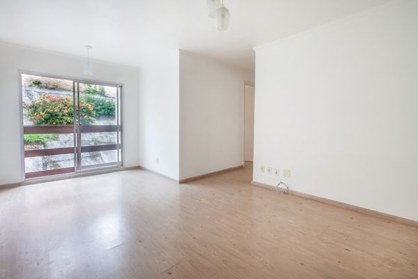 Imóvel na Rua das Aroeiras, Jabaquara, São Paulo - SP - ID-23757