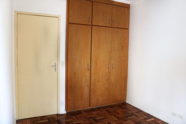 Imóvel na Rua Santa Clara, Vila Adyana, São José dos Campos - SP - ID-23741