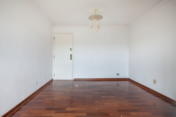 Imóvel na Rua das Aroeiras, Jabaquara, São Paulo - SP - ID-23754