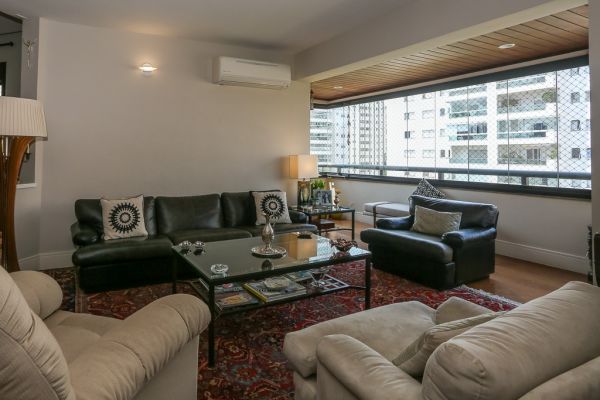 Imóvel na Rua Vicente Leporace, Campo Belo, São Paulo - SP - ID-17606
