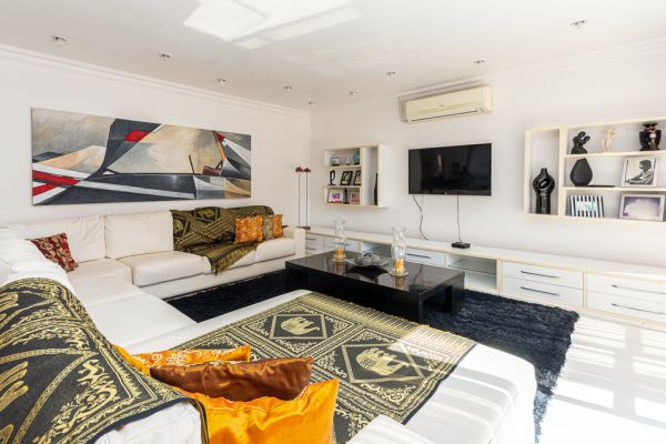 Imóvel na Avenida Lúcio Costa, Barra da Tijuca, Rio de Janeiro - RJ - ID-20745