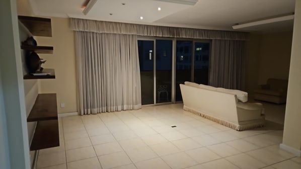 Imagem do imóvel ID-96120 na Rua Xavier da Silveira, Copacabana, Rio de Janeiro - RJ