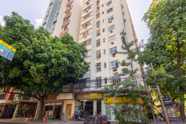 Imagem do imóvel ID-23114 na Rua Cesario Alvim, Humaitá, Rio de Janeiro - RJ