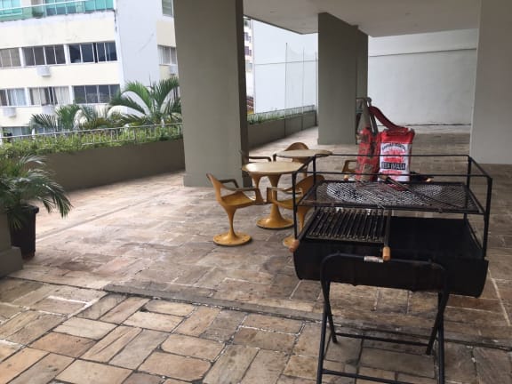 Imagem do imóvel ID-240 na Rua Engenheiro Marques Porto, Humaitá, Rio de Janeiro - RJ
