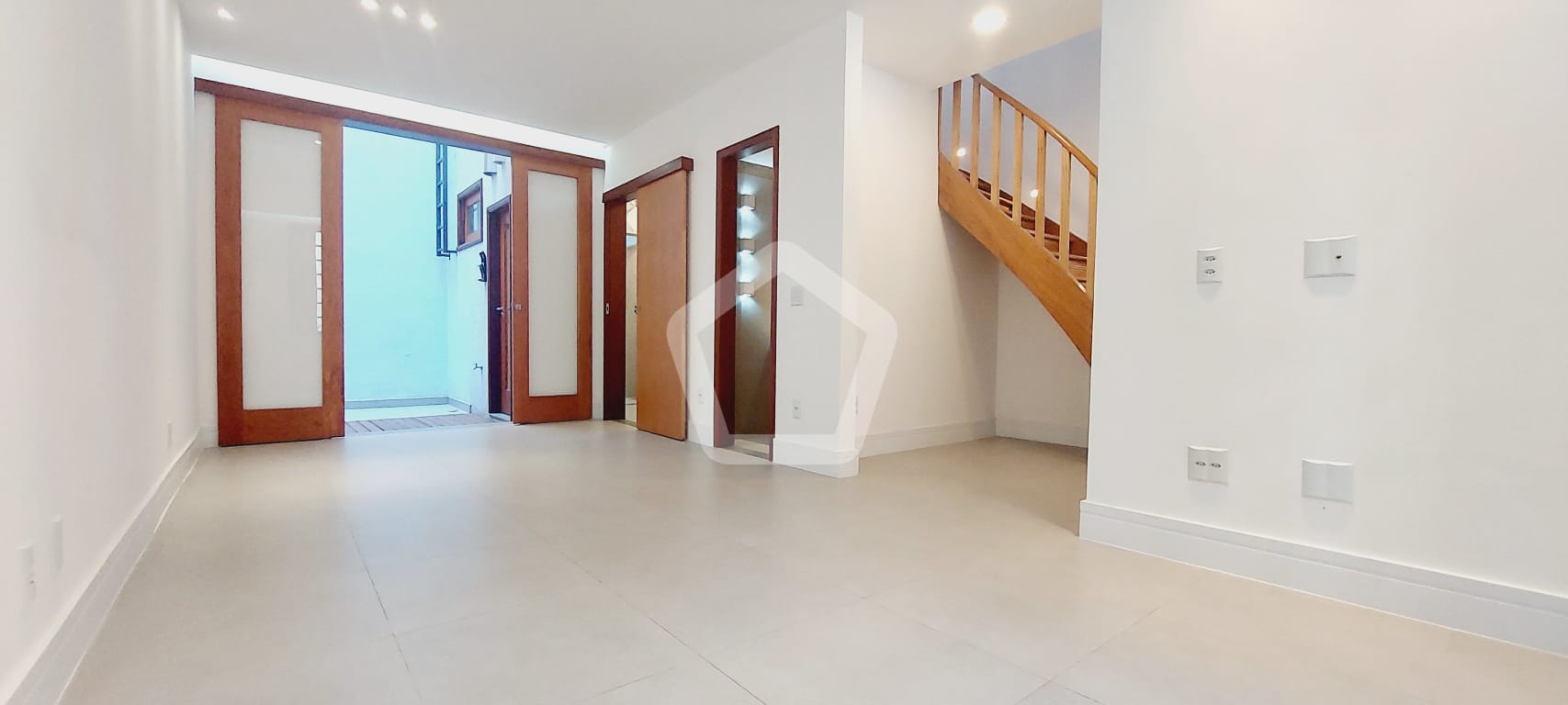 Imagem do imóvel ID-143886 na Rua Tonelero, Copacabana, Rio de Janeiro - RJ