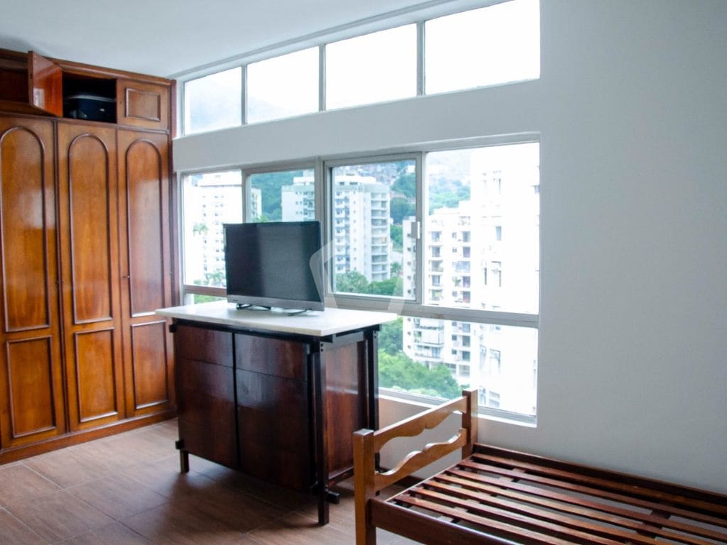 Imagem do imóvel ID-73317 na Rua das Laranjeiras, Laranjeiras, Rio de Janeiro - RJ