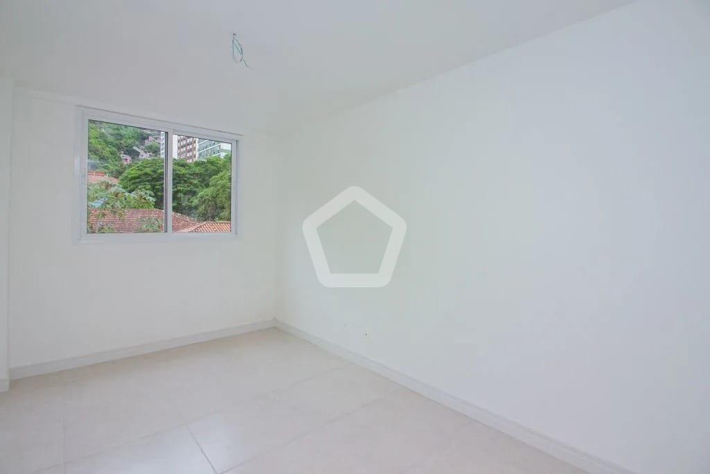 Imagem do imóvel ID-144049 na Rua Pereira da Silva, Laranjeiras, Rio de Janeiro - RJ