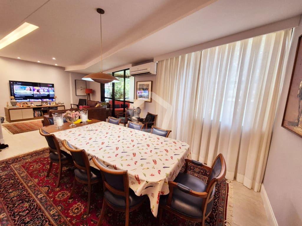 Imagem do imóvel ID-140156 na Rua Vinícius de Moraes, Ipanema, Rio de Janeiro - RJ