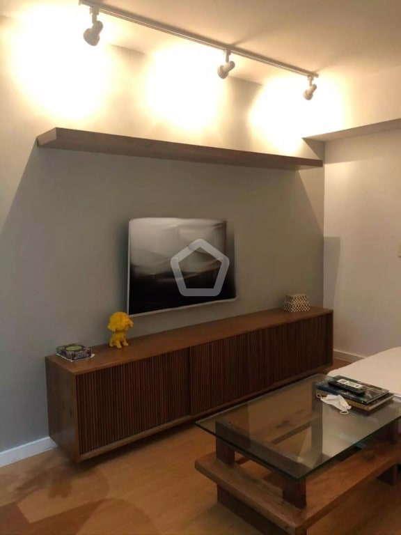 Imagem do imóvel ID-98627 na Avenida Borges de Medeiros, Lagoa, Rio de Janeiro - RJ