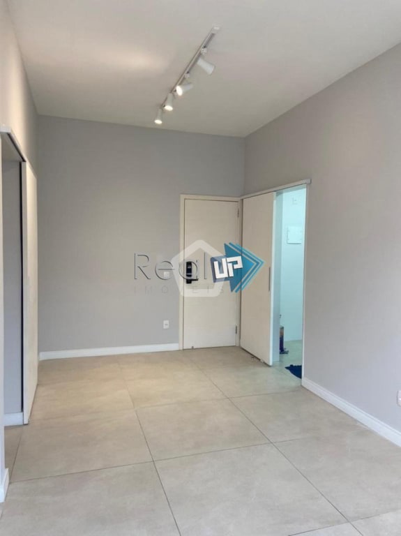 Imagem do imóvel ID-79951 na Rua Gilberto Cardoso, Leblon, Rio de Janeiro - RJ