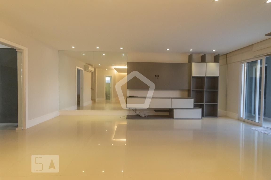 Imagem do imóvel ID-121625 na Estrada Vereador Alceu de Carvalho, Recreio, Rio de Janeiro - RJ