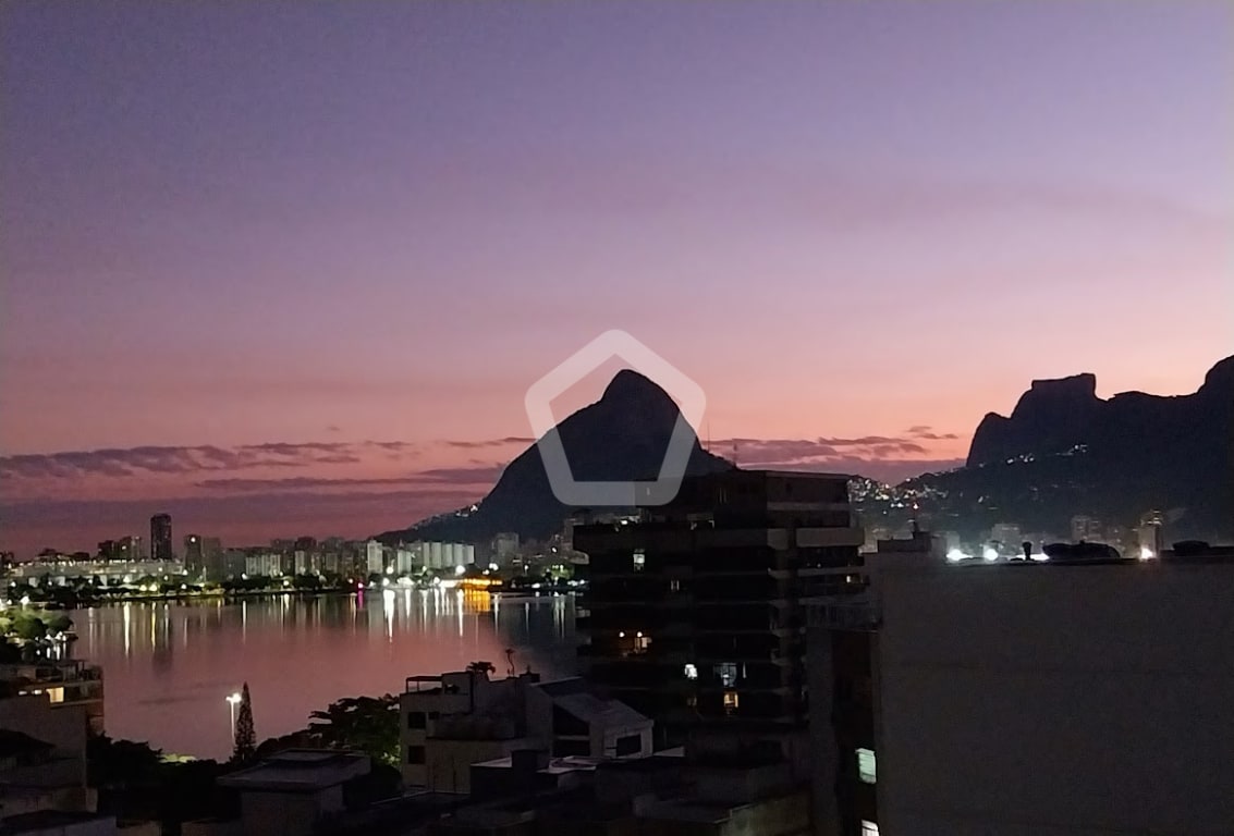 Imagem do imóvel ID-82830 na Rua Baronesa de Poconé, Lagoa, Rio de Janeiro - RJ