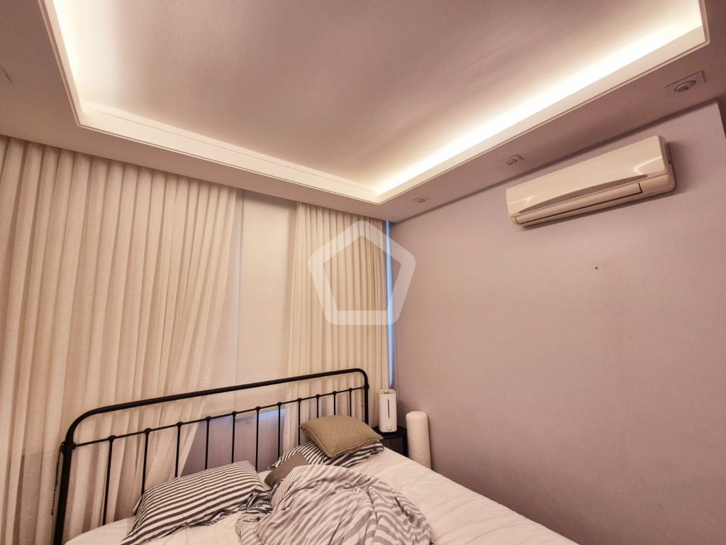 Imagem do imóvel ID-140156 na Rua Vinícius de Moraes, Ipanema, Rio de Janeiro - RJ