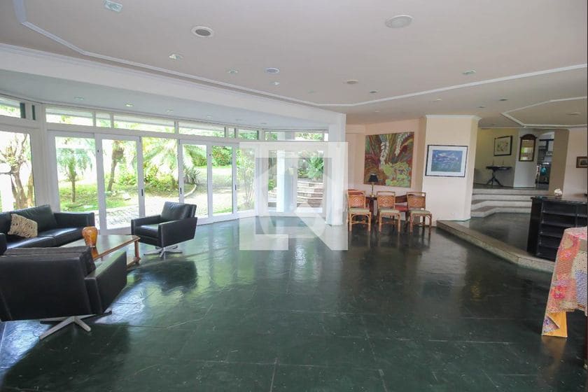 Imagem do imóvel ID-117043 na Rua Stefan Zweig, Laranjeiras, Rio de Janeiro - RJ