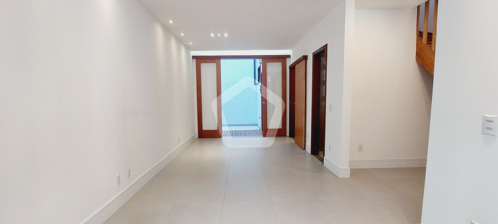 Imagem do imóvel ID-143886 na Rua Tonelero, Copacabana, Rio de Janeiro - RJ