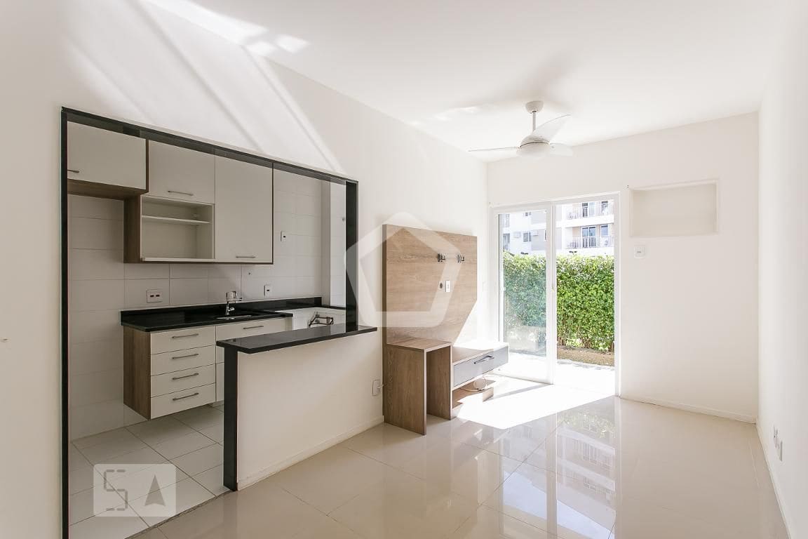 Imagem do imóvel ID-121754 na Estrada dos Bandeirantes, Jacarepaguá, Rio de Janeiro - RJ