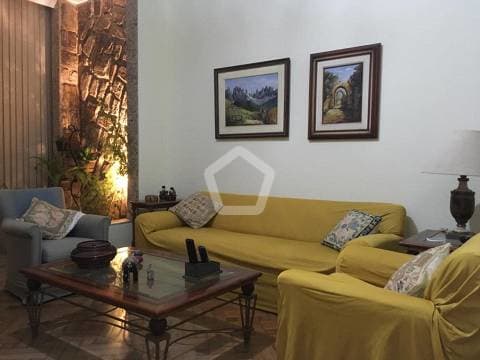 Imagem do imóvel ID-23651 na Rua das Laranjeiras, Laranjeiras, Rio de Janeiro - RJ