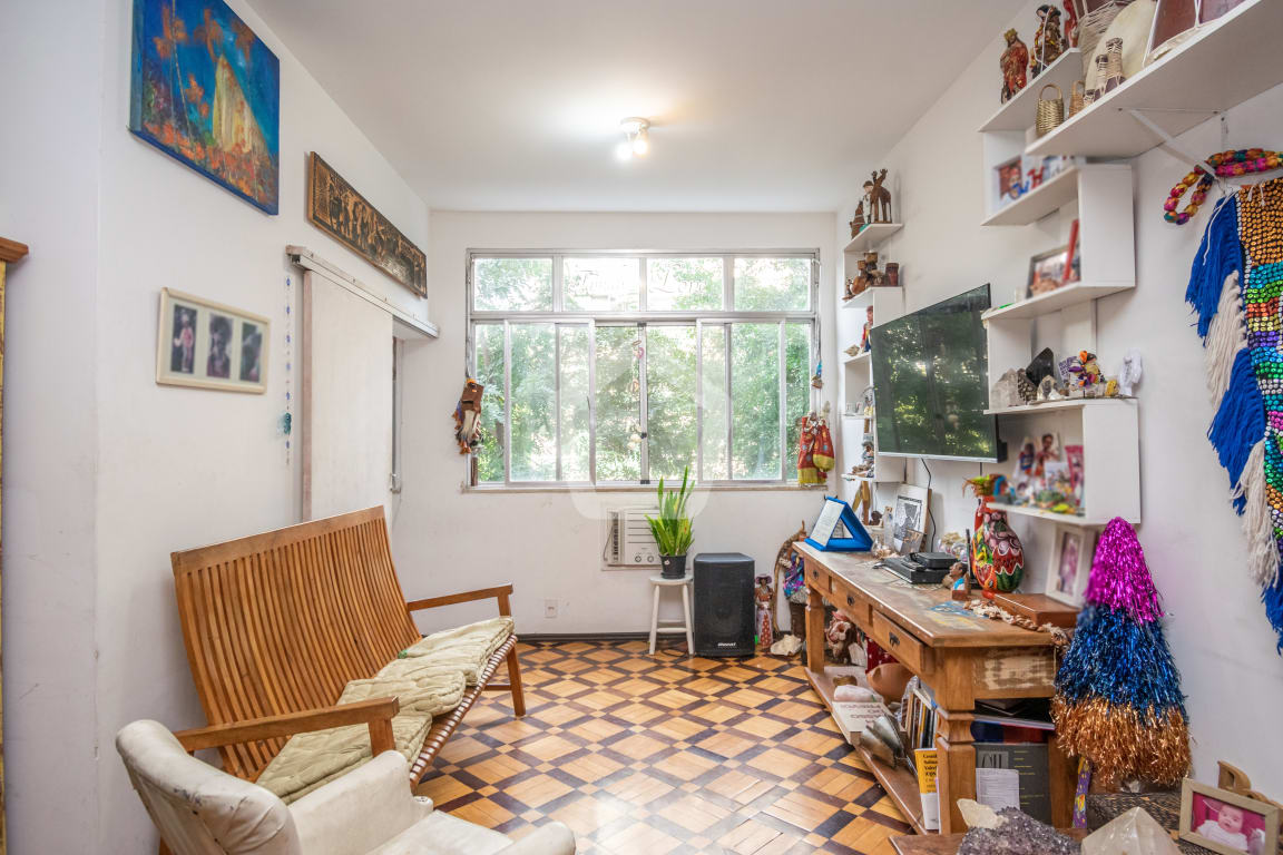 Imagem do imóvel ID-77108 na Rua das Laranjeiras, Laranjeiras, Rio de Janeiro - RJ