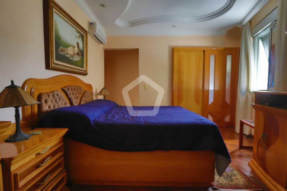 Imagem do imóvel ID-18072 na Avenida Rainha Elisabeth, Copacabana, Rio de Janeiro - RJ