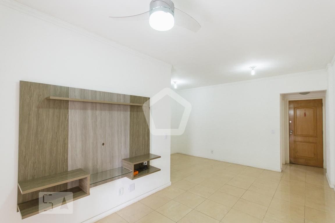 Imagem do imóvel ID-105854 na Estrada dos Três Rios, Freguesia, Rio de Janeiro - RJ