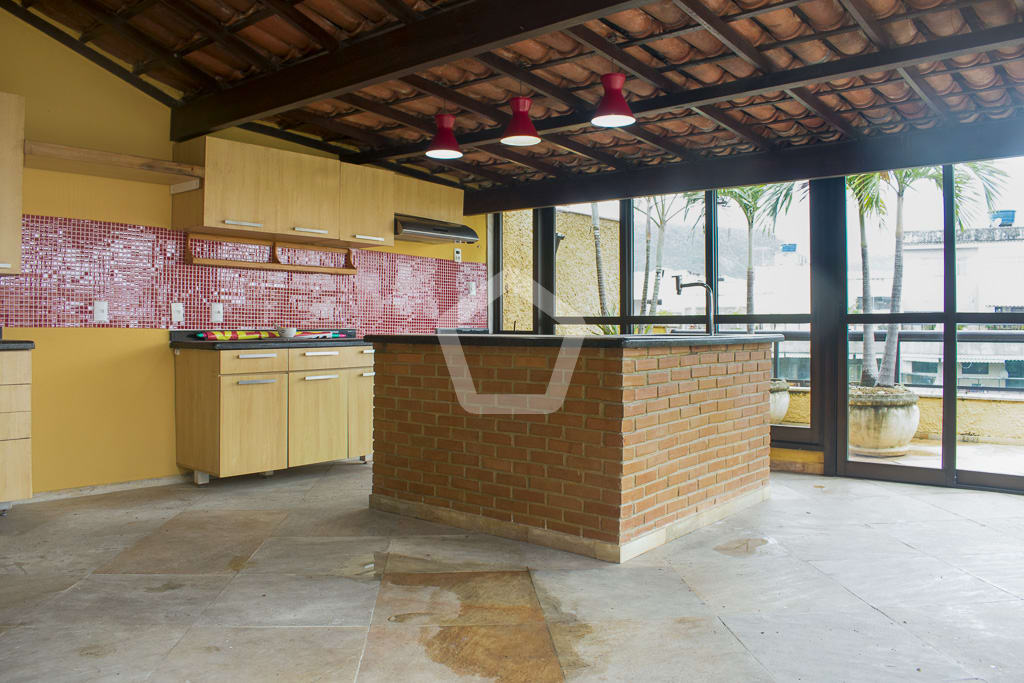 Imagem do imóvel ID-18509 na Avenida Alda Garrido, Barra da Tijuca, Rio de Janeiro - RJ