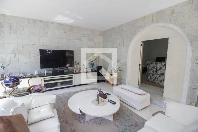 Imagem do imóvel ID-105568 na Rua Pedro Américo, Catete, Rio de Janeiro - RJ