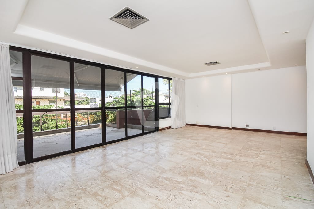 Imagem do imóvel ID-72545 na Avenida Afonso de Taunay, Barra da Tijuca, Rio de Janeiro - RJ