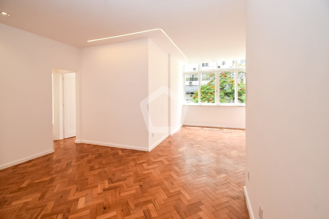 Imagem do imóvel ID-124641 na Rua Pompeu Loureiro, Copacabana, Rio de Janeiro - RJ