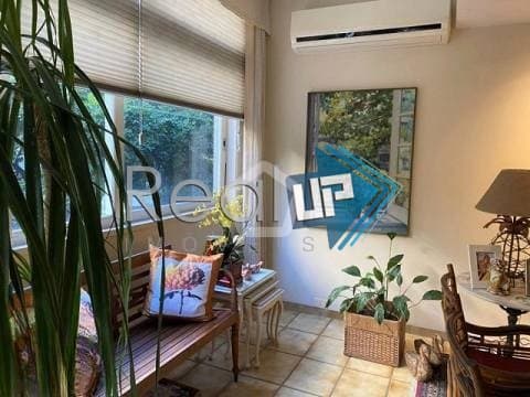 Imagem do imóvel ID-83977 na Rua Bulhões Carvalho, Copacabana, Rio de Janeiro - RJ