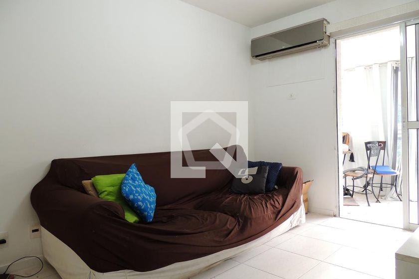 Imagem do imóvel ID-122955 na Avenida Olof Palme, Jacarepaguá, Rio de Janeiro - RJ