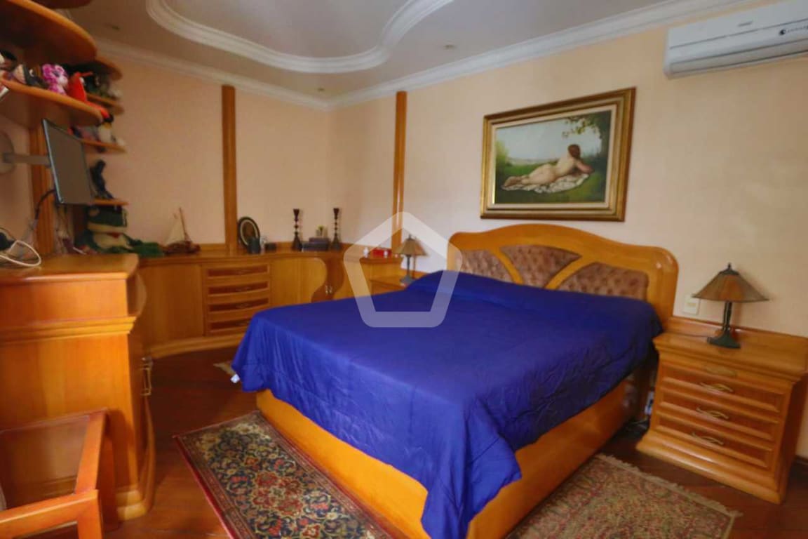 Imagem do imóvel ID-18072 na Avenida Rainha Elisabeth, Copacabana, Rio de Janeiro - RJ