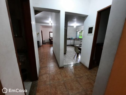 Imóvel na Rua dos Curiós, Jardim Uirá, São José dos Campos - SP - ID-41491