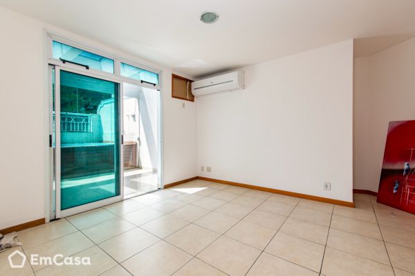 Imóvel na Avenida Presidente Roosevelt, São Francisco, Niterói - RJ - ID-39438