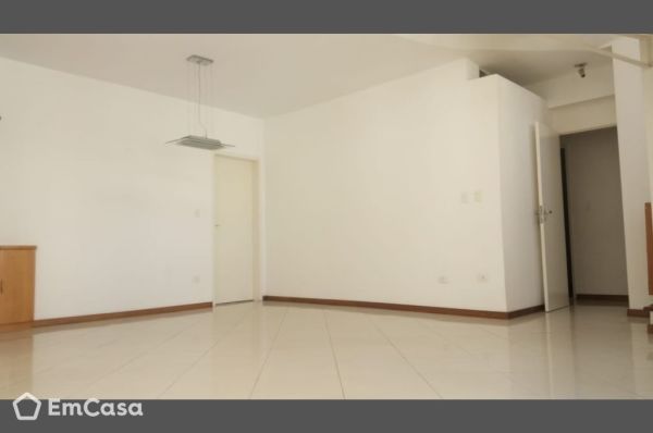 Imóvel na Rua Jurema Viêira Medrado, Parque Residencial Aquarius, São José dos Campos - SP - ID-32878