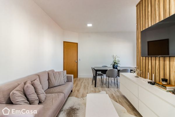 Imóvel na Avenida das Curruíras, Jardim Uira, São José dos Campos - SP - ID-63004