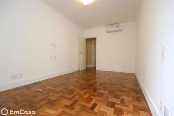 Imóvel na Rua São Vicente de Paulo, Santa Cecília, São Paulo - SP - ID-7419