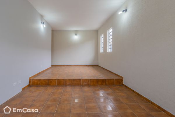 Imóvel na Rua Pimenteiras, Parque Industrial, São José dos Campos - SP - ID-35725