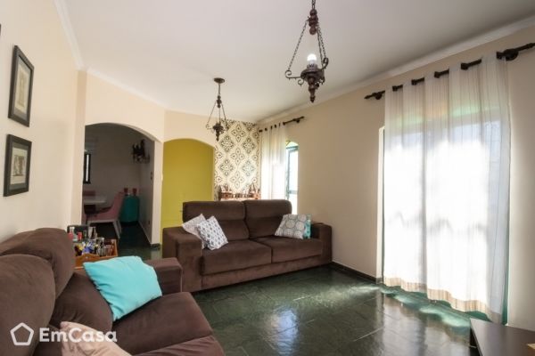 Imóvel na Avenida Tenente Névio Baracho, Jardim Bela Vista, São José dos Campos - SP - ID-48409