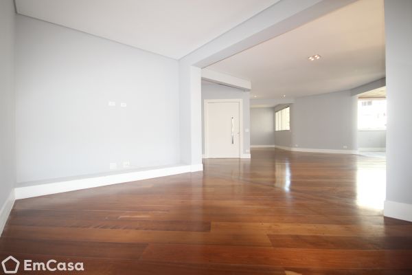 Imóvel na Avenida Juriti, Vila Uberabinha, São Paulo - SP - ID-11307