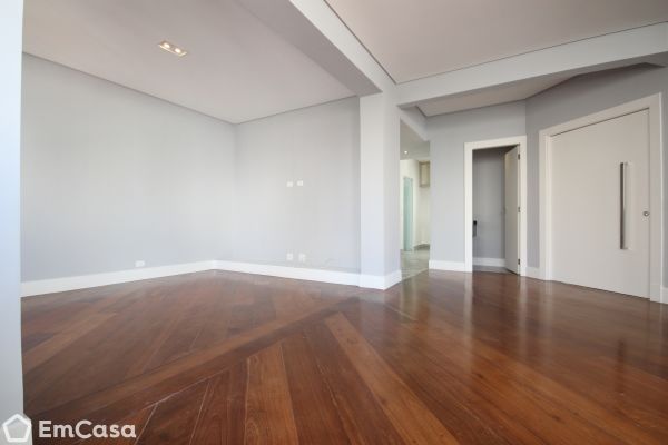 Imóvel na Avenida Juriti, Vila Uberabinha, São Paulo - SP - ID-11307