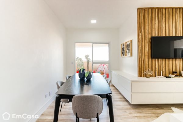 Imóvel na Avenida das Curruíras, Jardim Uira, São José dos Campos - SP - ID-63004