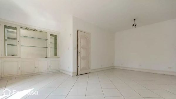 Imóvel na Rua Inhambu, Vila Uberabinha, São Paulo - SP - ID-18336