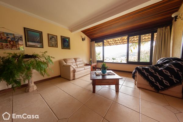 Imóvel na Rua Seis, Itaipu, Niterói - RJ - ID-47095