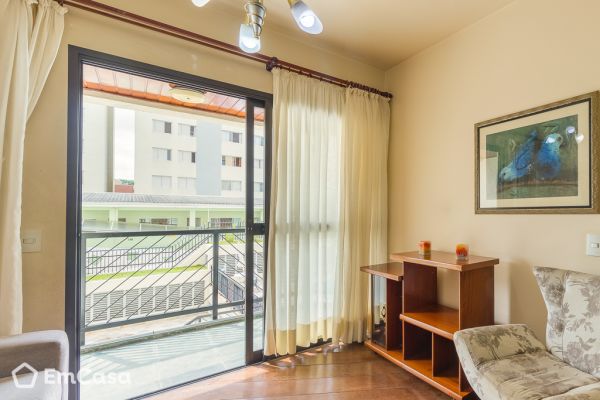Imóvel na Rua Santa Clara, Vila Adyana, São José dos Campos - SP - ID-47029