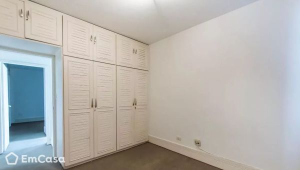 Imóvel na Rua Inhambu, Vila Uberabinha, São Paulo - SP - ID-18336