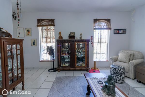 Imóvel na Avenida Doutor Mario Galvão, Jardim Bela Vista, São José dos Campos - SP - ID-43707
