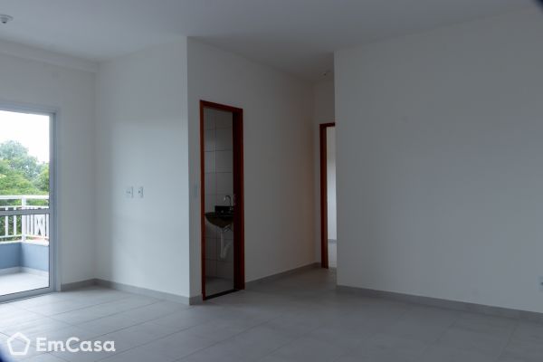 Imóvel na Praça Victor Hugo, Jardim Oriente, São José dos Campos - SP - ID-42808