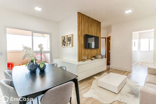 Imóvel na Avenida das Curruíras, Jardim Uira, São José dos Campos - SP - ID-63004