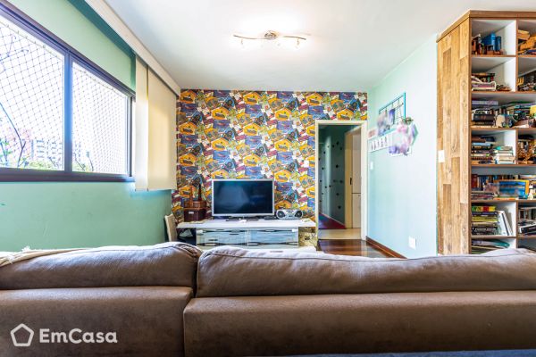 Imóvel na Rua Comendador Remo Cesaroni, Jardim Apolo, São José dos Campos - SP - ID-65924